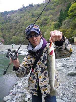 三道 竜也の釣行記 4月エリアトラウト編 三道 竜也 フィールドスタッフブログ 釣具の総合メーカー ピュア フィッシング ジャパン